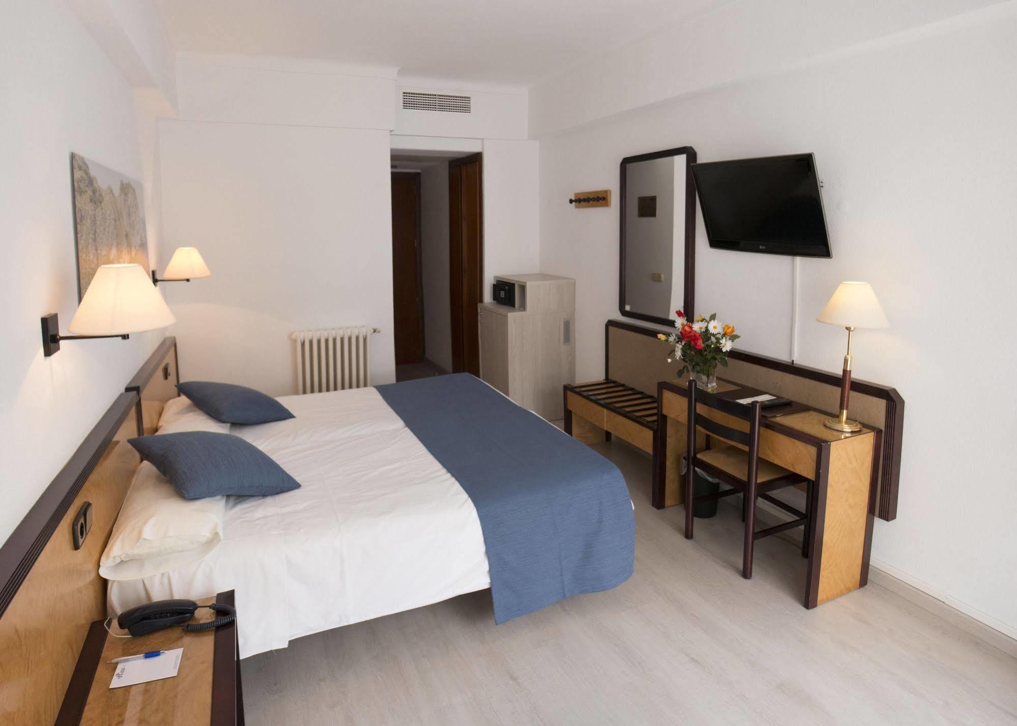 Hotel Voramar กาลามิยอร์ ภายนอก รูปภาพ